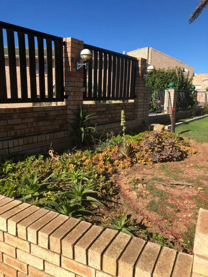 Ocean View Guest House Jeffreys Bay Exterior foto